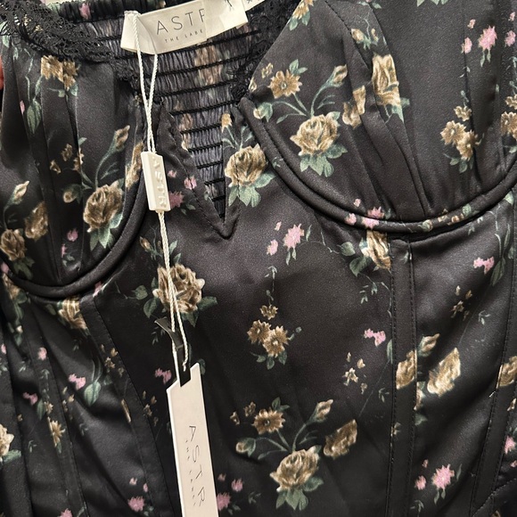Josephine Floral Top - ASTR the Label - Picture 5 of 6